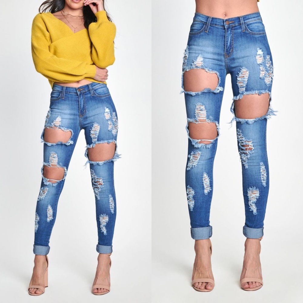 💙Distressed jeans